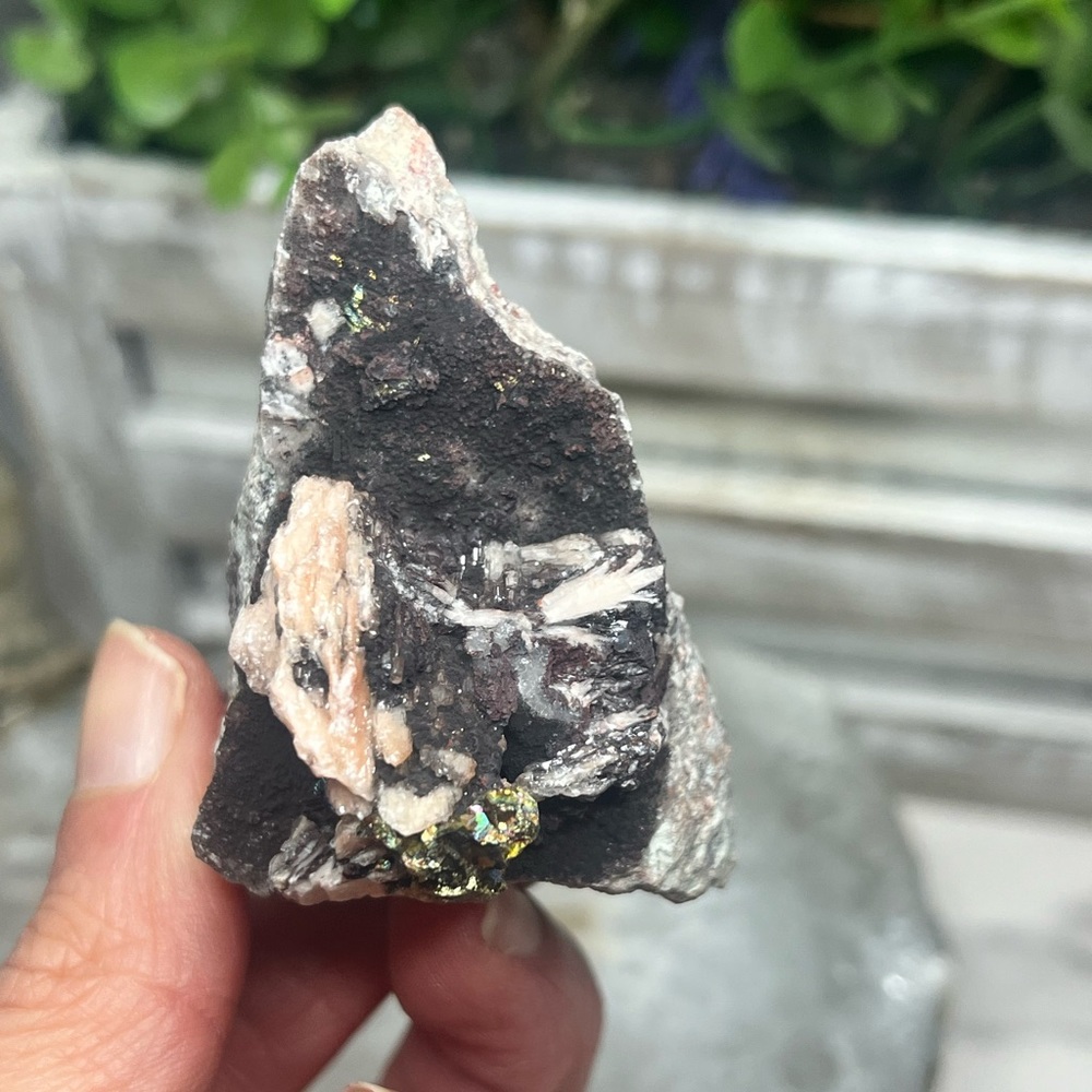 Chalcopyrite on Barite
